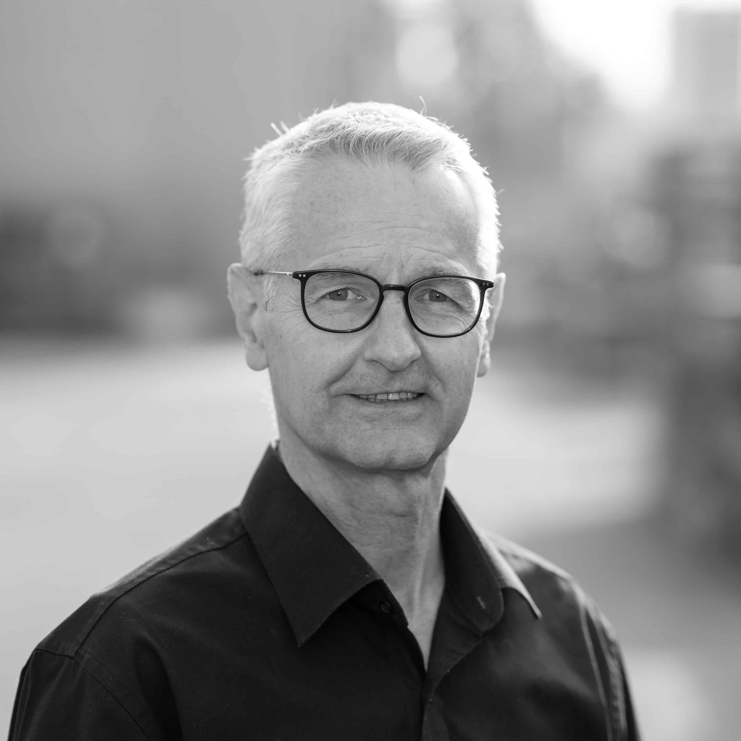 Über uns Claude Simon